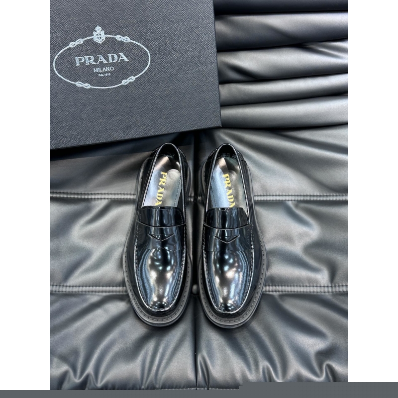 Pra*a leather shoes